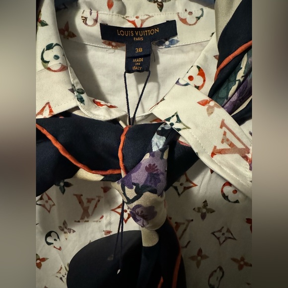***Rare****Louis Vuitton Long Sleeve monogram button down with scarf - Picture 3 of 15